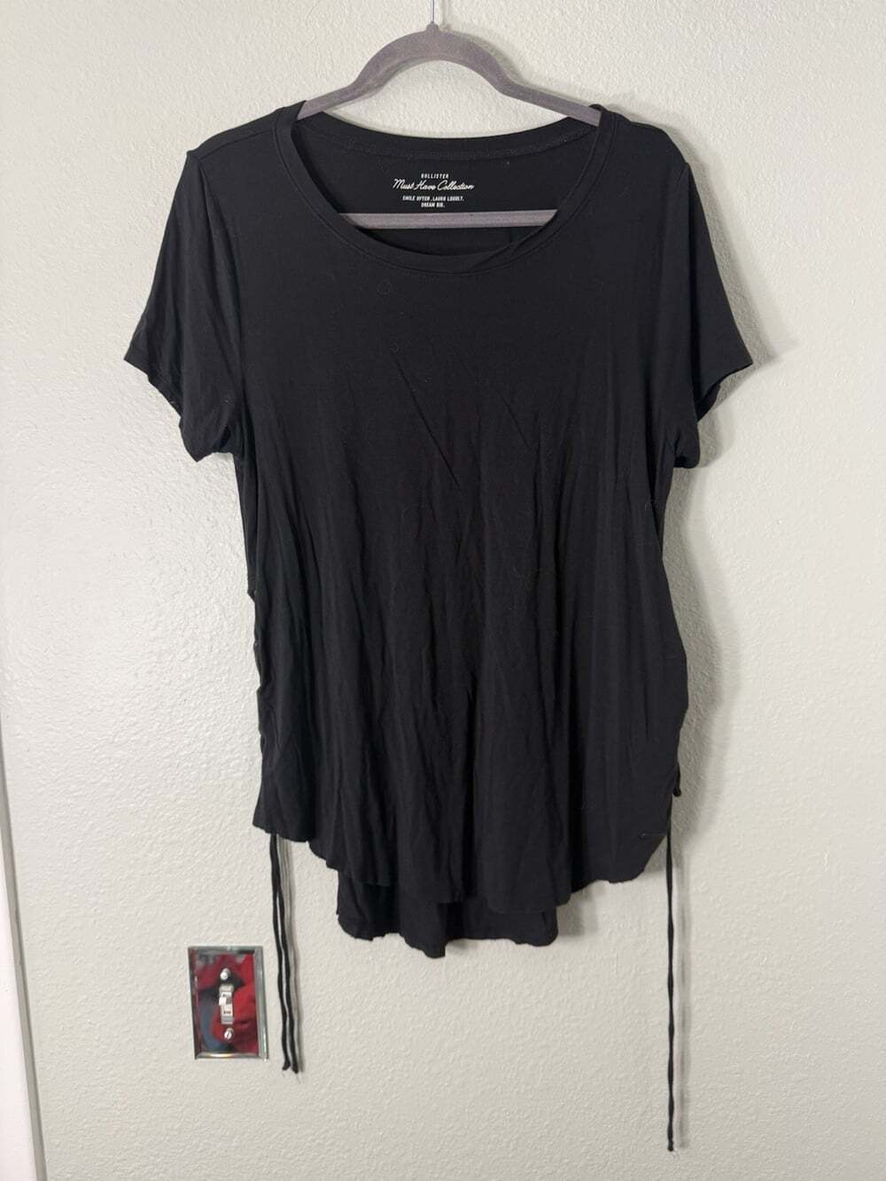 Hollister Must Have Collection Women’s Black Side Tie Tee - Size Large